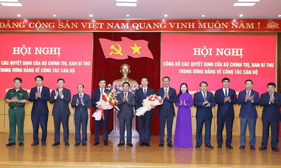 Công bố các quyết định của Bộ Chính trị, Ban Bí thư Trung ương Đảng về công tác cán bộ ở Thanh Hóa